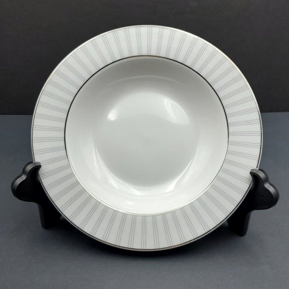 Mikasa Adrian Grey Rimmed Soup Bowls Gray Striped Rim Individual Pasta Bowls - Picture 2 of 7
